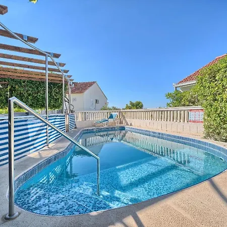 Apartment Fuer Zwei Personen - B57207 Trogir