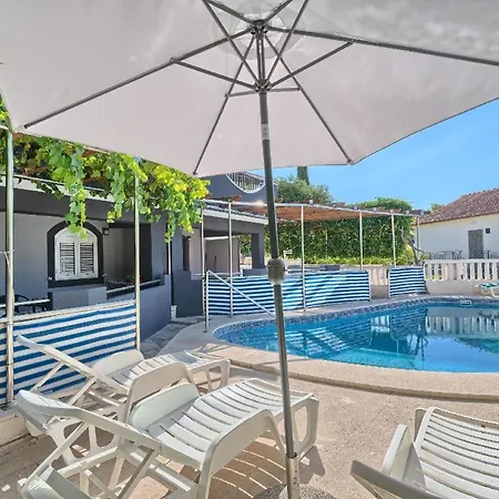 Apartment Fuer Zwei Personen - B57207 Trogir